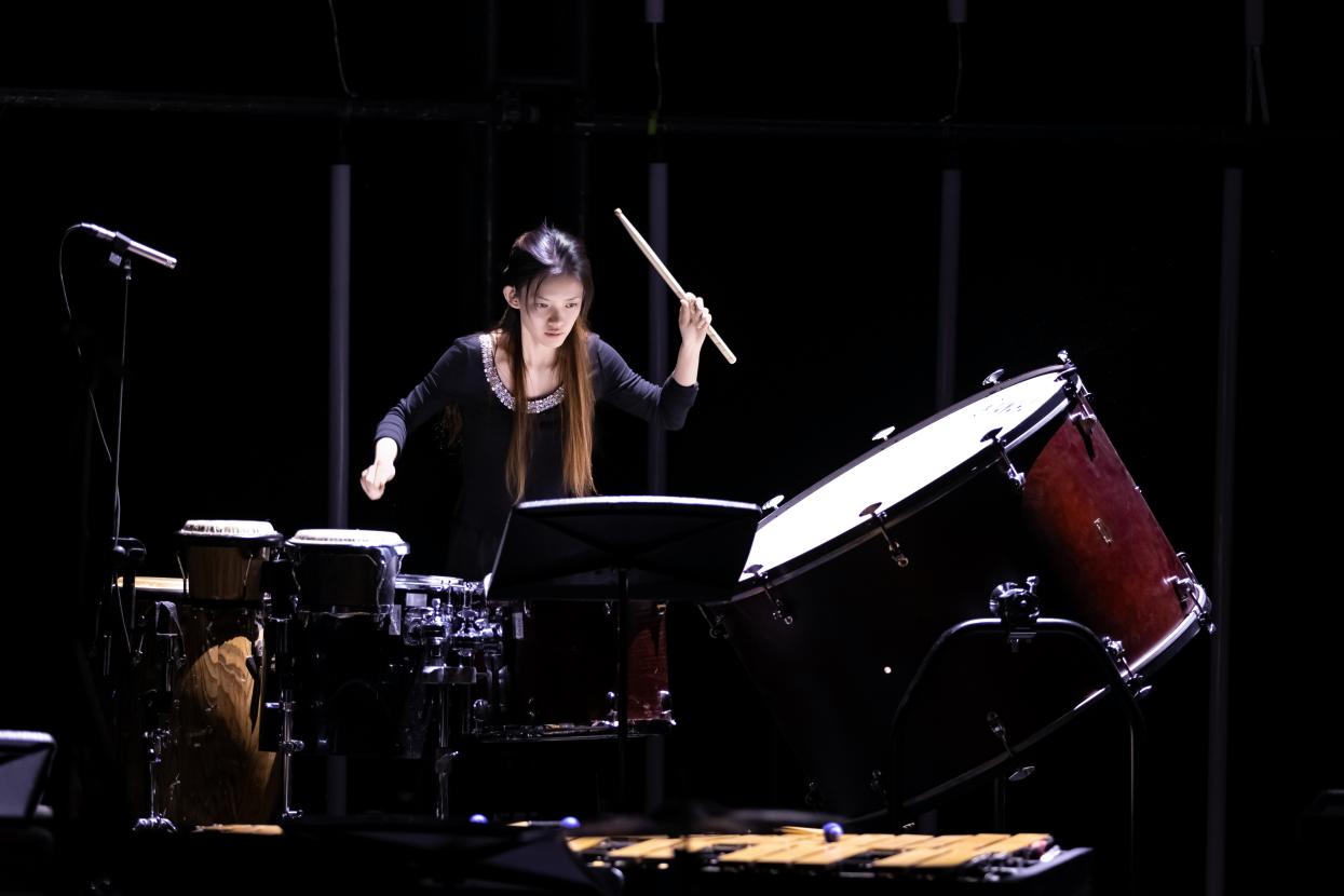 “看见”鼓点 “听见”光影 温州大剧院上演跨界打击乐盛宴