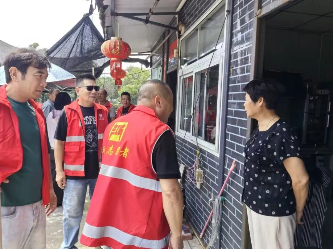 风雨未至,人已在岗!万全1200多名党员迎战“巴威”