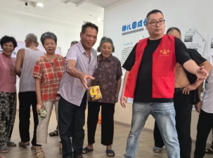 外面风雨交加,这里笑声不断!平阳海西避灾点,“暖”度爆表!